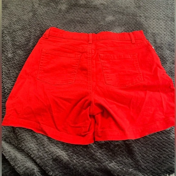 NWOT! Gloria Vanderbilt Red Denim Amanda Shorts - Picture 2 of 5